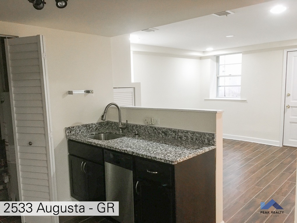 2533 W. Augusta Blvd. 2533 W. Augusta Blvd., Chicago, IL 60622 West Town - Leasing by Cross Street